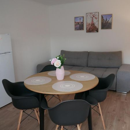 Free Garage In The Center-Delicia 4 Studio! Σίμπιου Εξωτερικό φωτογραφία