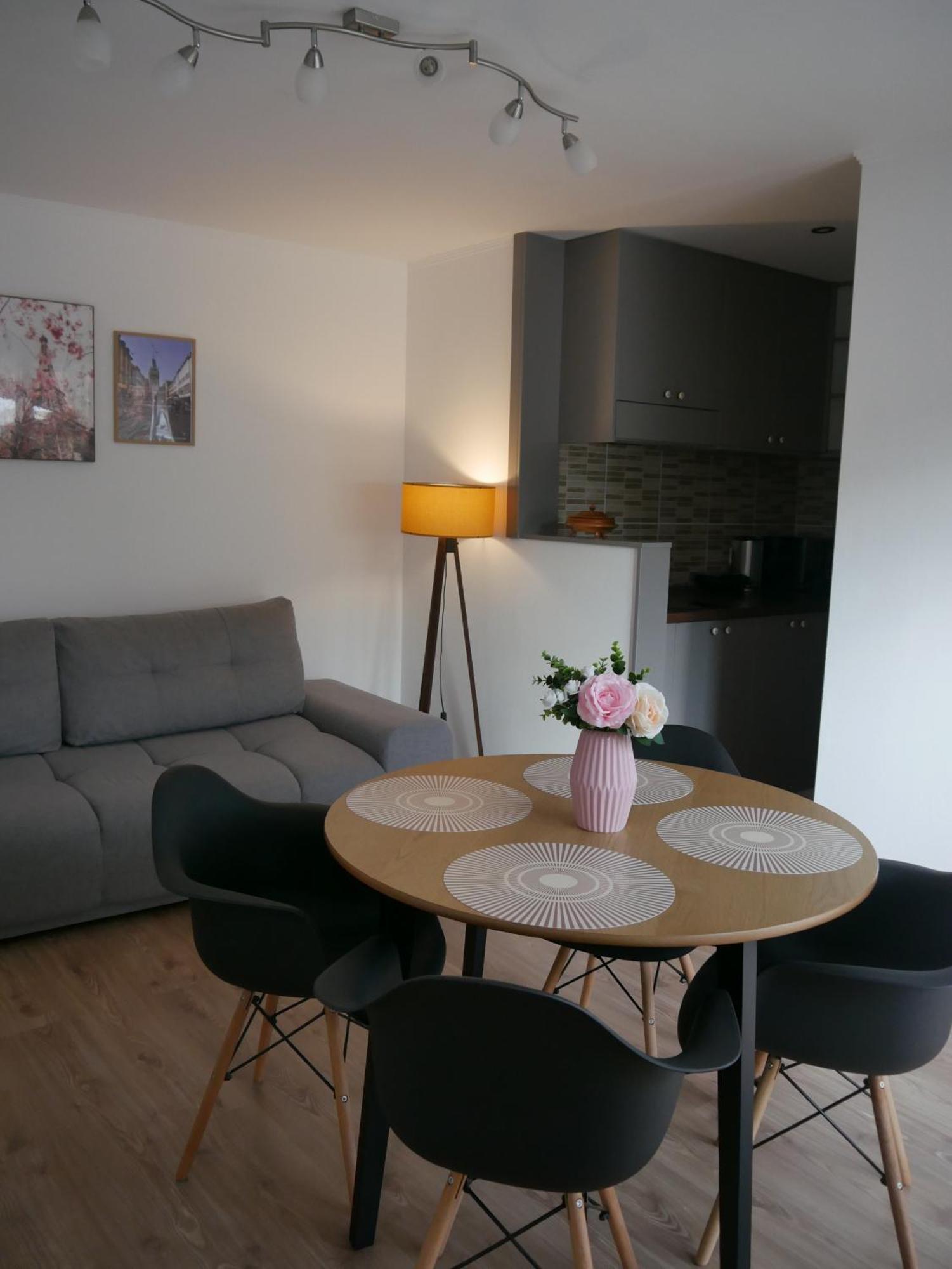 Free Garage In The Center-Delicia 4 Studio! Σίμπιου Εξωτερικό φωτογραφία